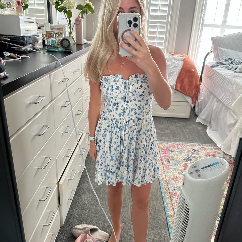 Isabelle’s Cabinet Floral Mini Dress